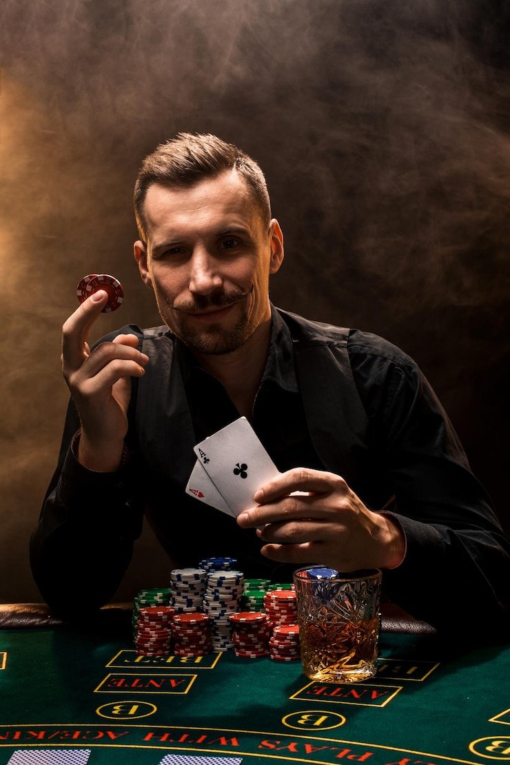 Turnamen kasino live Turnamen kasino live dengan pemain berkompetisi di roulette dan baccarat